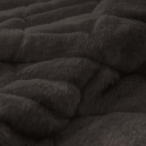 Wonderful Faux Fur Quilt Set Queen 3 Piece