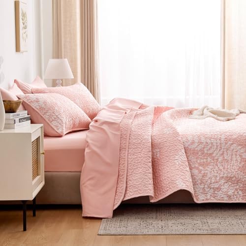 Wake In Cloud Floral Quilt Set - Reversible 3-Piece Pink TwinTwin XL