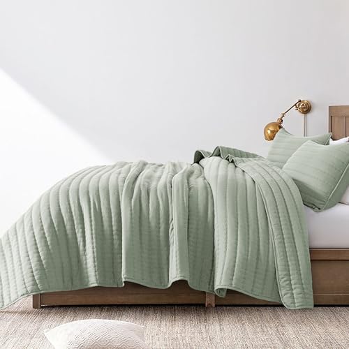 ROARINGWILD Sage Green Twin Quilt Set with Pillow Sham