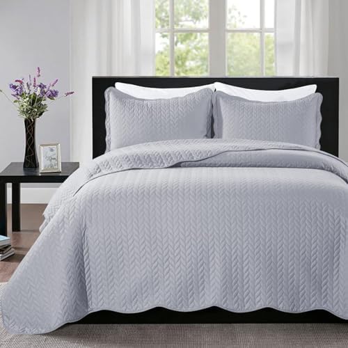 IR Imperial Rooms Embossed Quilt Set Silver 68x86