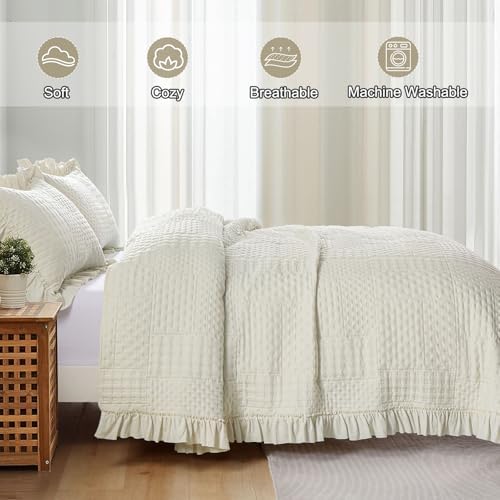 DJY Beige Ruffled Quilt Set 3 Pieces All Season