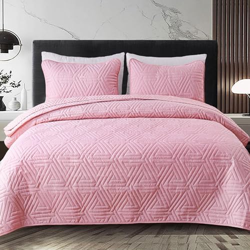Whale Flotilla Pink Queen Size Quilt Set with 2 Pillow Shams