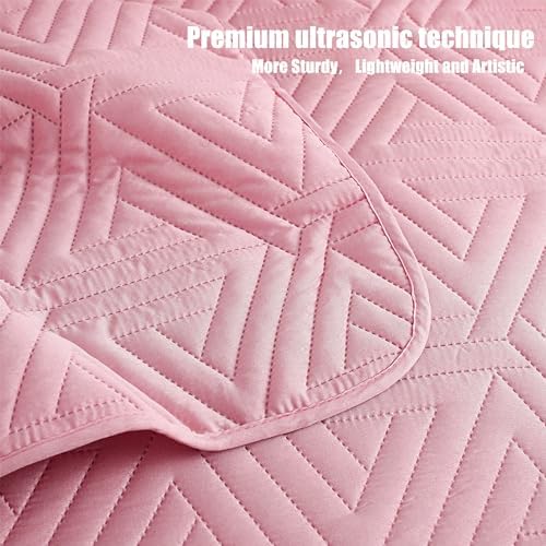 Whale Flotilla Pink Queen Size Quilt Set with 2 Pillow Shams