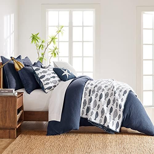 Levtex Home Bakio Quilt Set - Navy and White