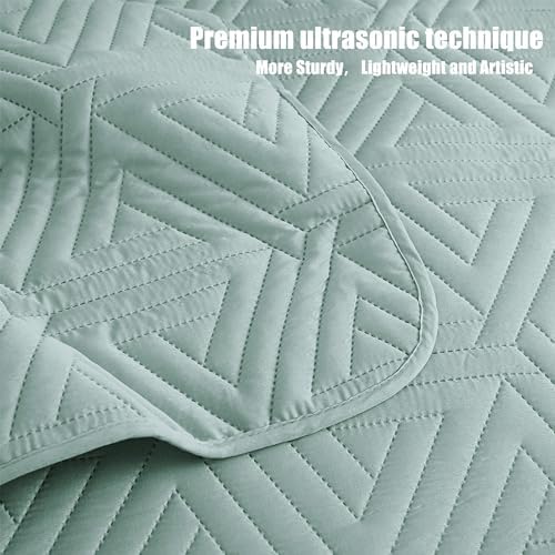 Whale Flotilla Light Blue Queen Size Quilt Set