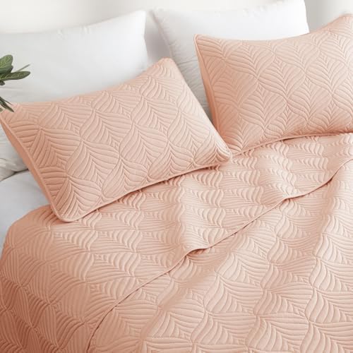 Whale Flotilla Blush Pink Quilt Set Twin Size 2-Piece