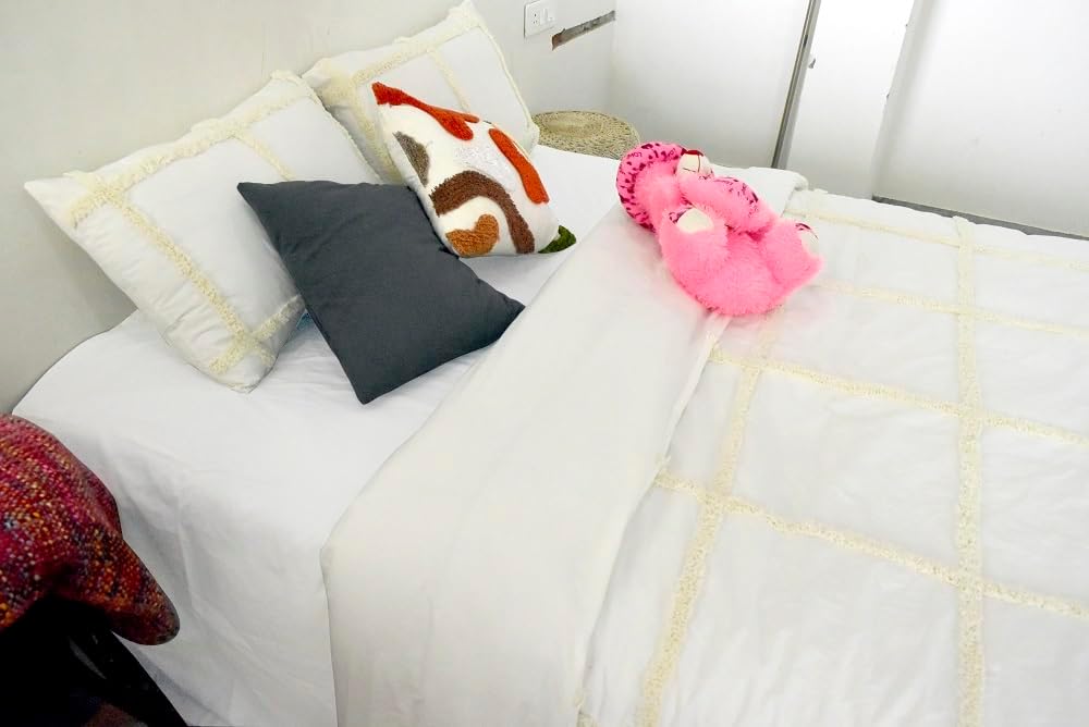 5 Piece Boho Tufted Duvet Cover Set - White Dot Pattern 1