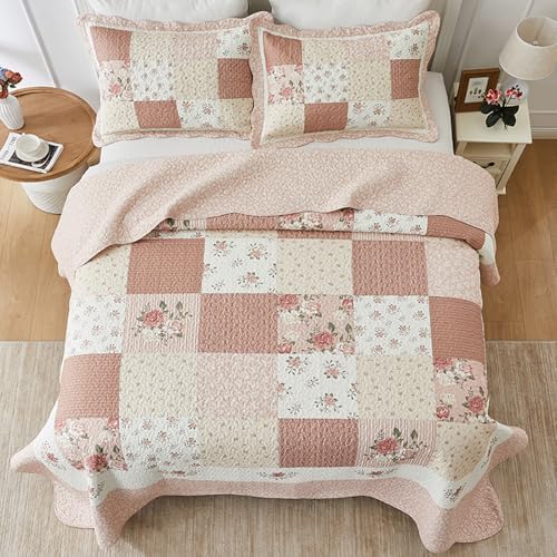 SahSahCasa 128x120 Cotton Patchwork Bedspread Set - Floral Cal King Quilt