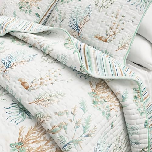 Great Bay Home Aqua Grove Quilt Set with Shams
