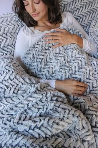 Byourbed Cozy Peaks Chevron Frosted Navy Comforter Set