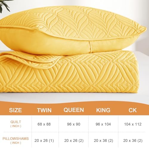 Whale Flotilla Yellow Quilt Set Twin Size 2-Piece