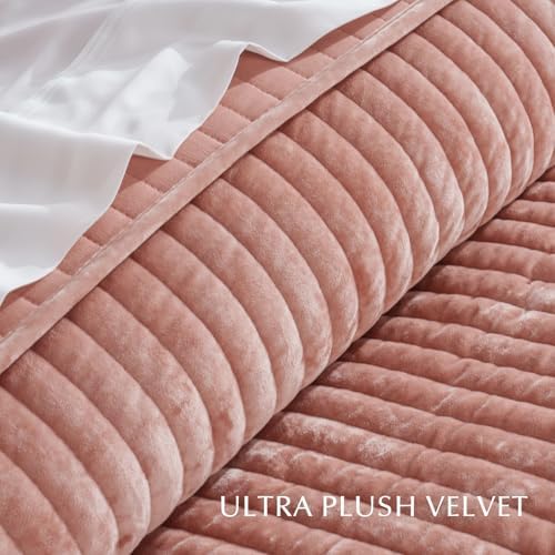 EVERGRACE Velvet Quilt Set King Size with 2 Shams