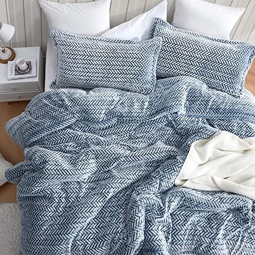 Byourbed Cozy Peaks Chevron Frosted Navy Comforter Set