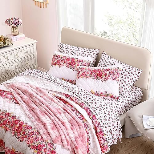 Betsey Johnson Queen Quilt Set - Banded Floral Pink