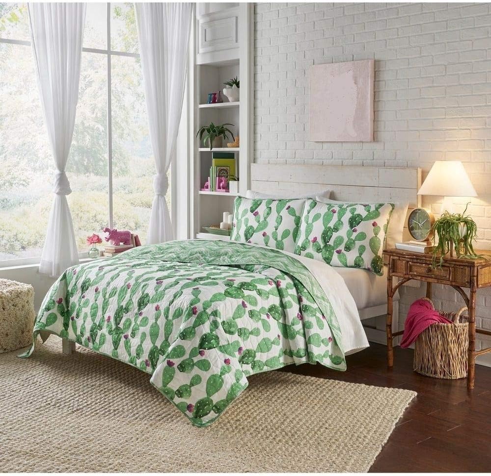 HNU 2 Piece Cactus Quilt Set Twin XL 1