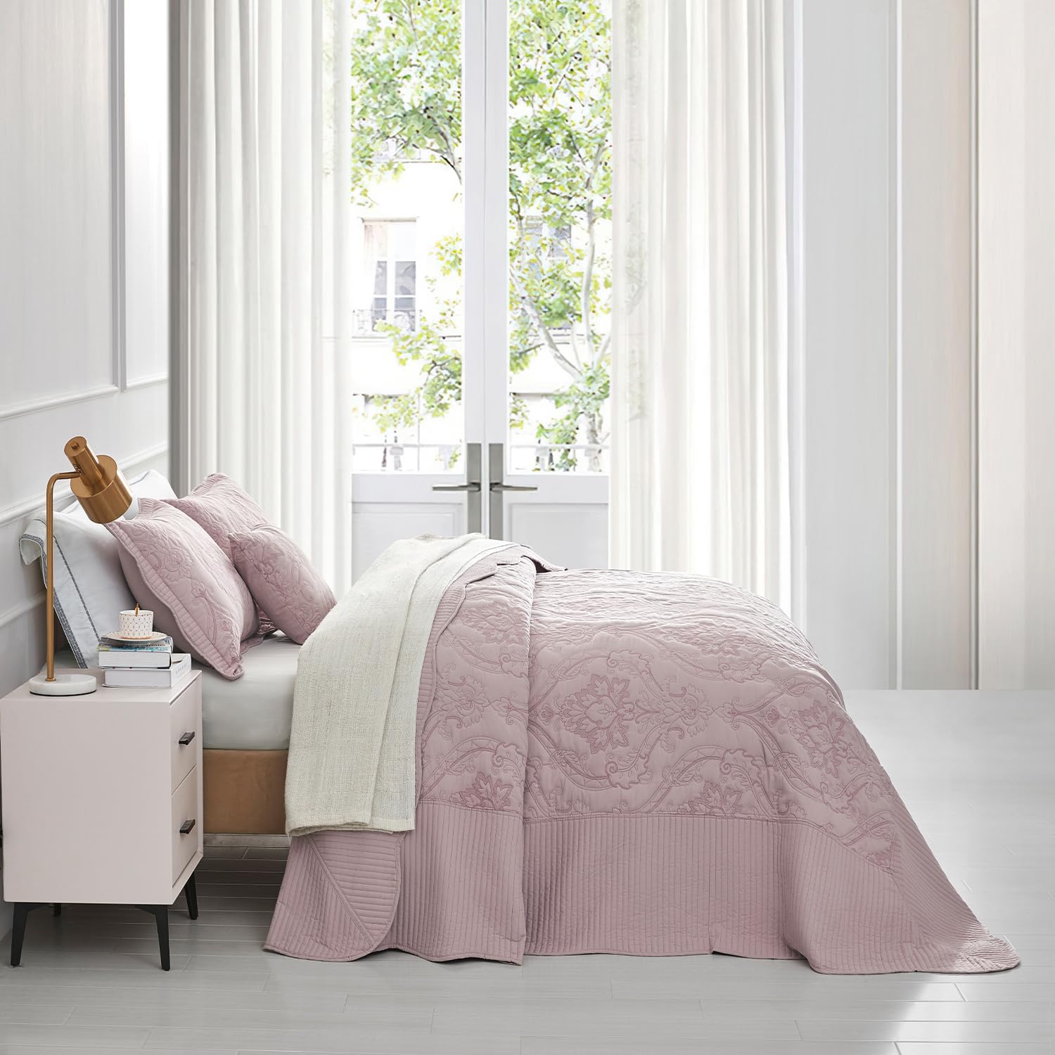 CHIXIN Oversized King Bedspread Set - Damask Paisley Pattern 4 Piece Reversible