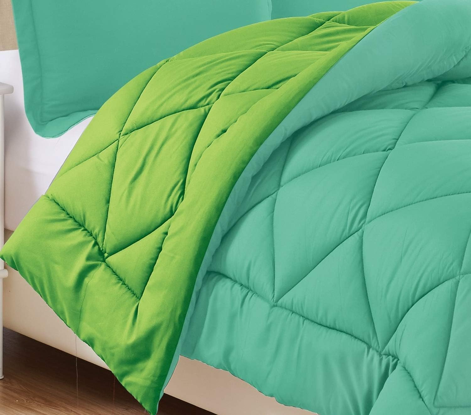 Elegant Comfort Diamond-Stitched Down Alternative Comforter Set