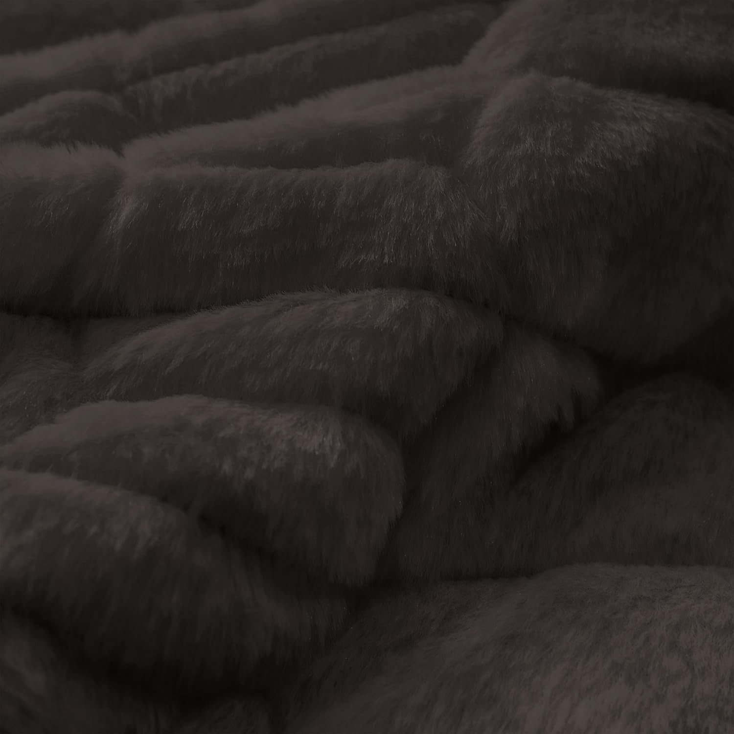 Wonderful Faux Fur Quilt Set Queen 3 Piece