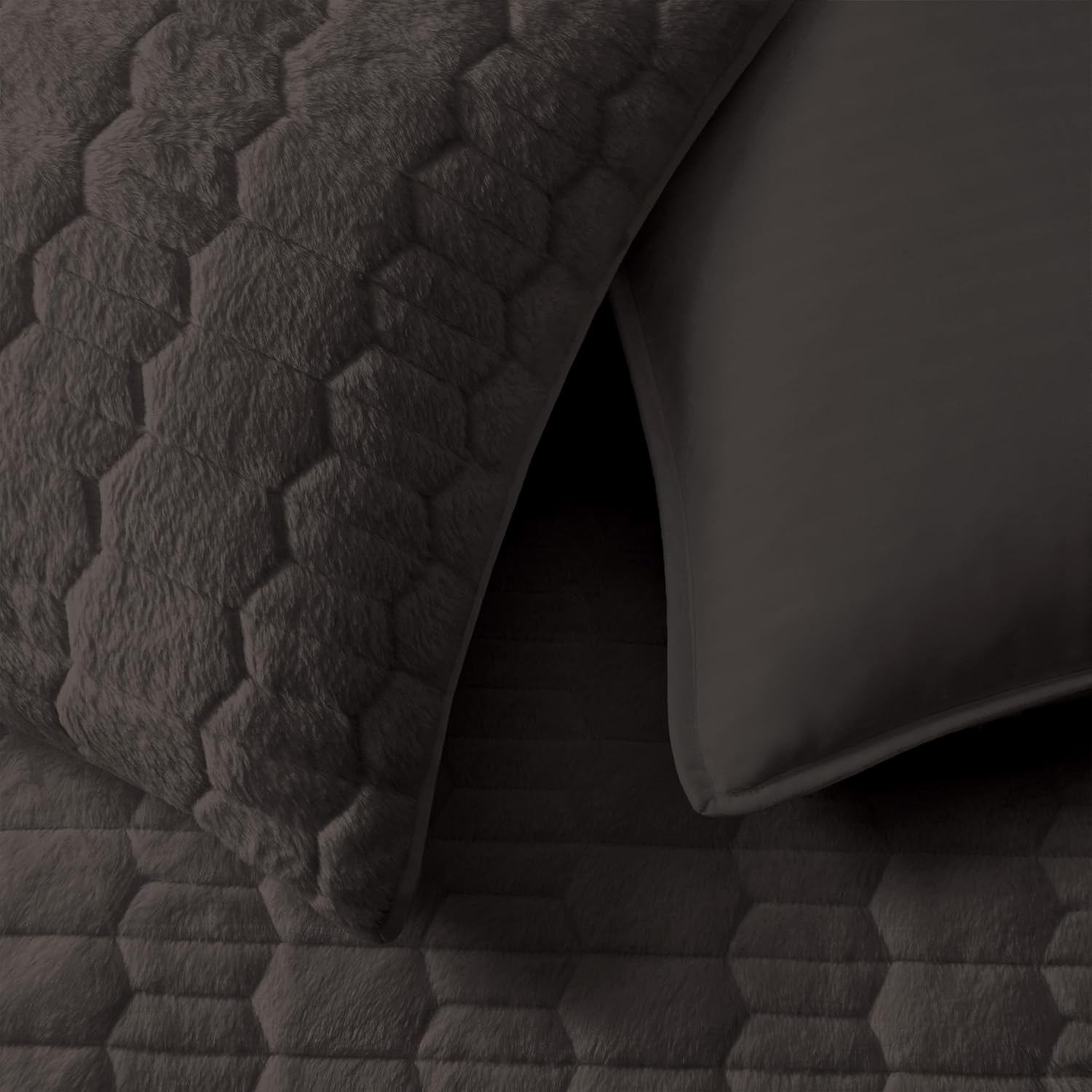 Wonderful Faux Fur Quilt Set Queen 3 Piece