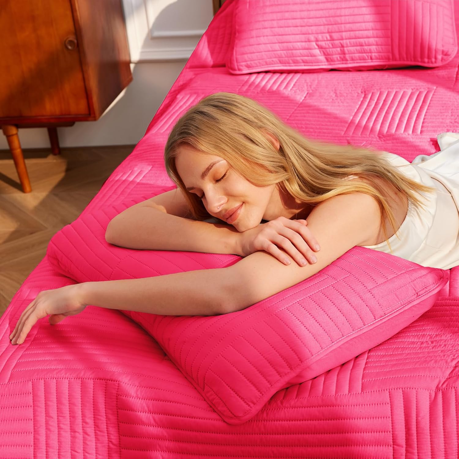 Whale Flotilla Ultra Soft Queen Quilt Set Hot Pink Microfiber 3-Piece Bedding