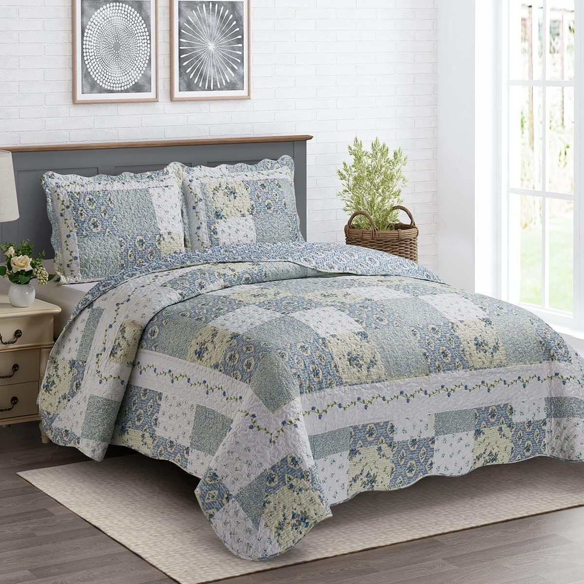 Brea Microfiber Twin XL Quilt Set - 2 Piece Reversible Printed Coverlets 1