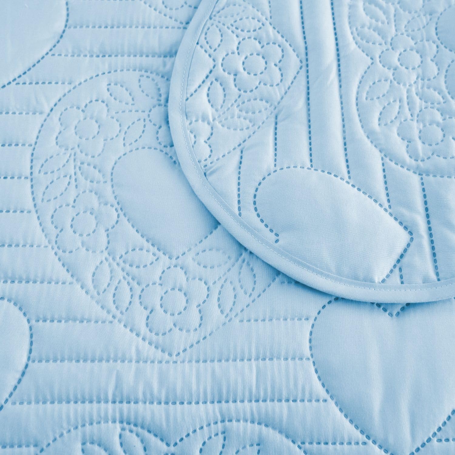 Auemtyn Light Blue Heart Pattern Quilt Set 1