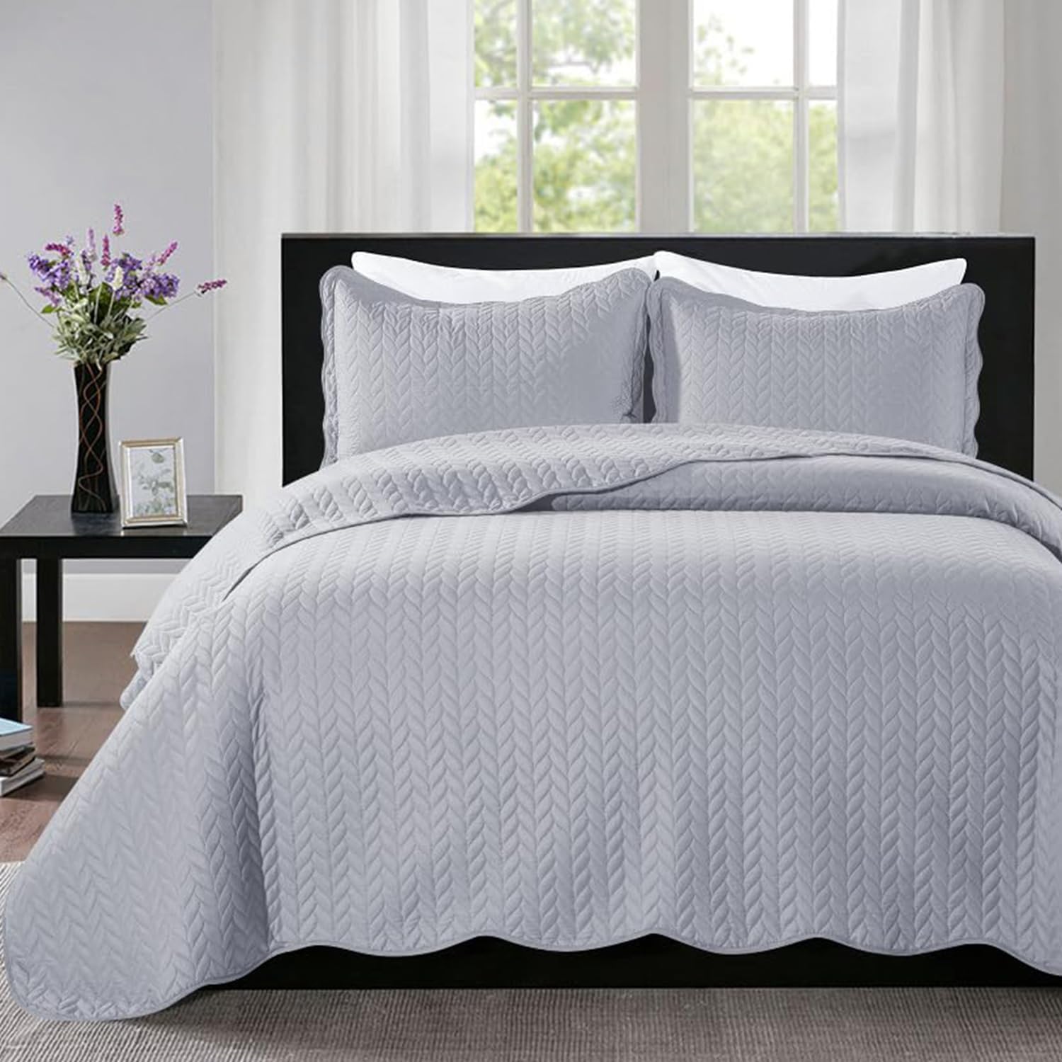 IR Imperial Rooms Embossed Quilt Set Silver 68x86