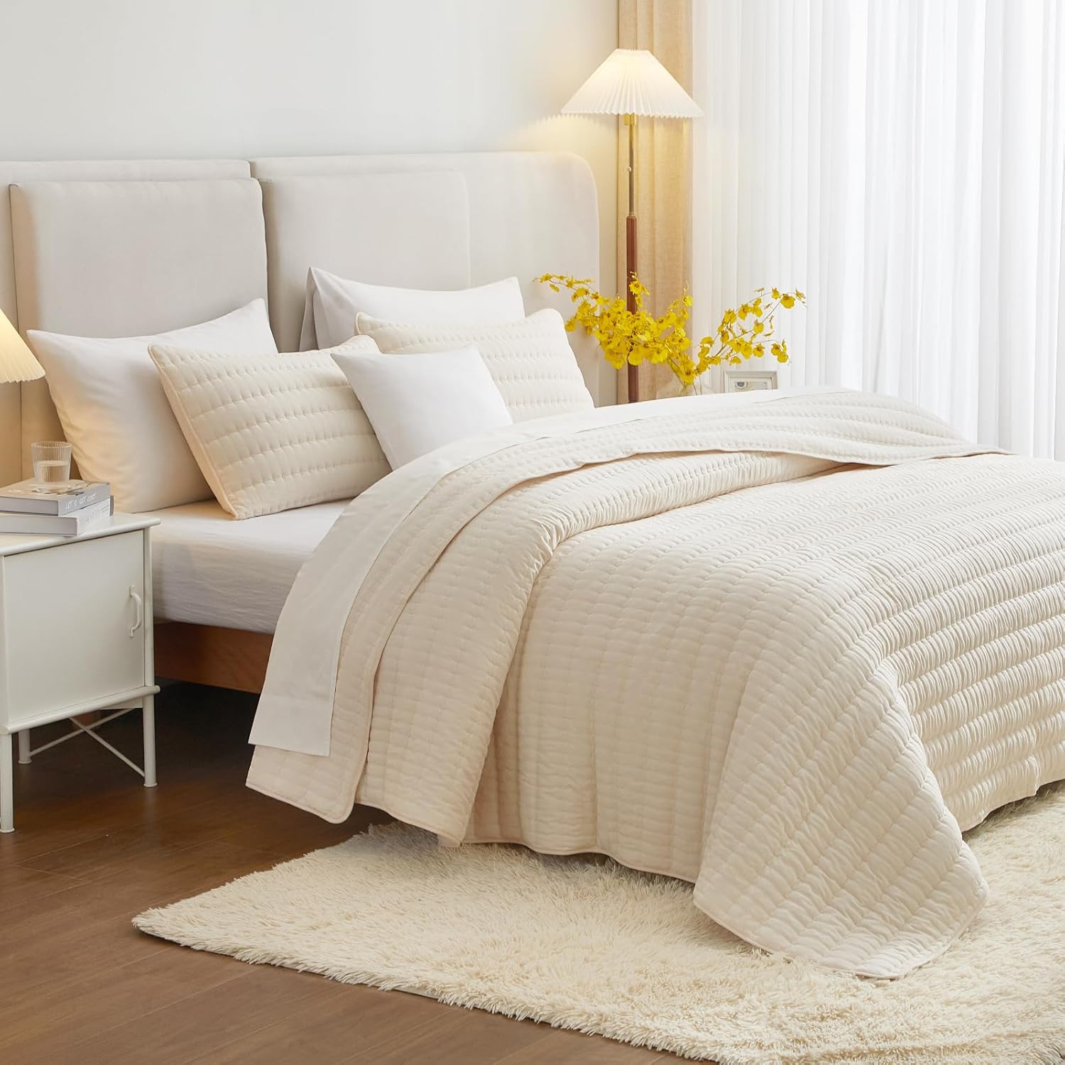 HiSnug Cream Queen Quilt Bedding Set 3 Pieces