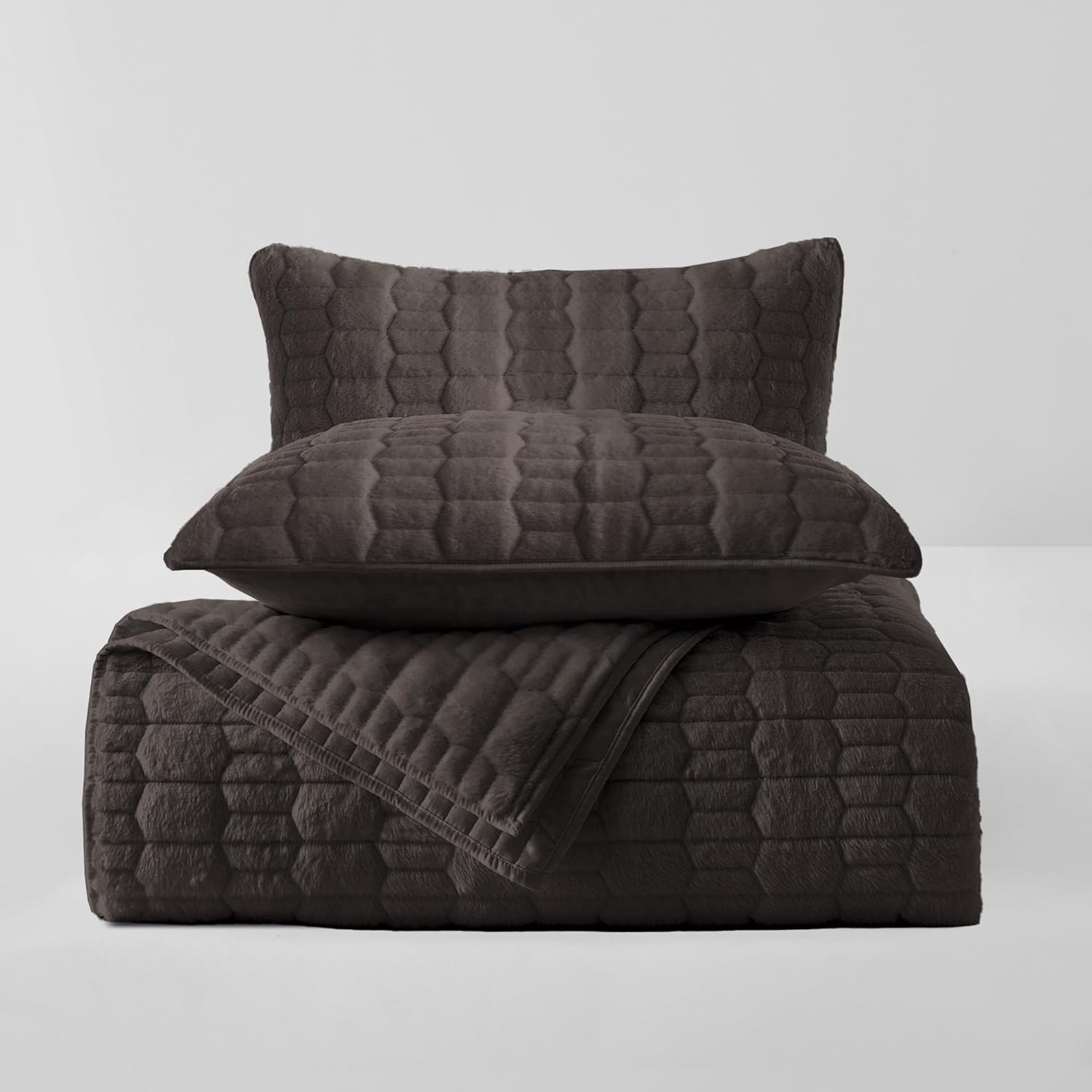 Wonderful Faux Fur Quilt Set Queen 3 Piece