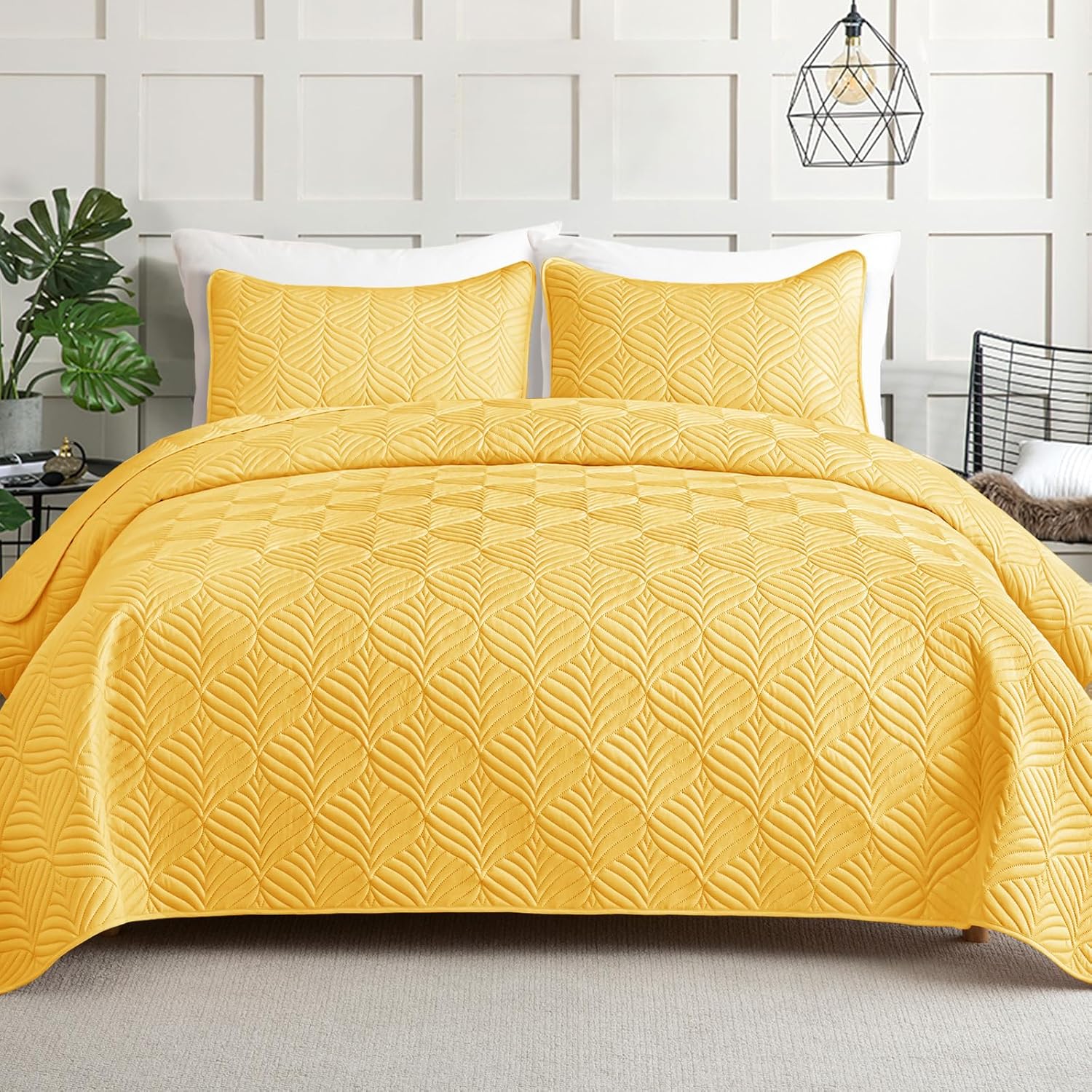 Whale Flotilla Yellow Quilt Set Twin Size 2-Piece