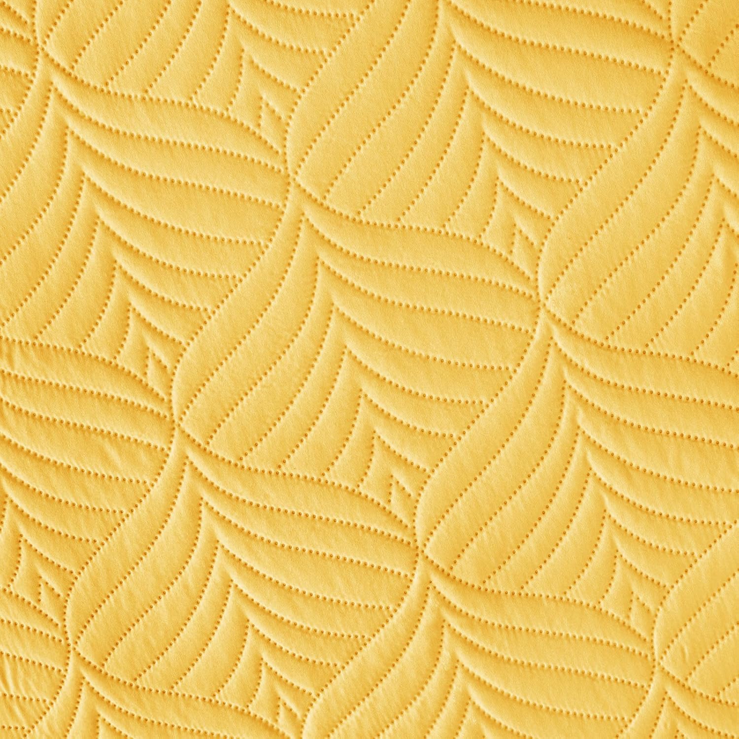 Whale Flotilla Yellow Quilt Set Twin Size 2-Piece