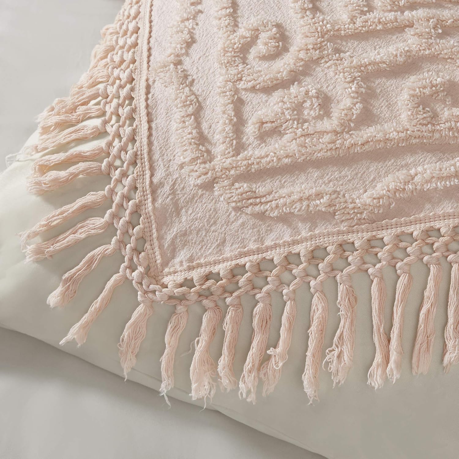 Madison Park Laetitia Cotton Quilt Set with Tassels Shabby Chic