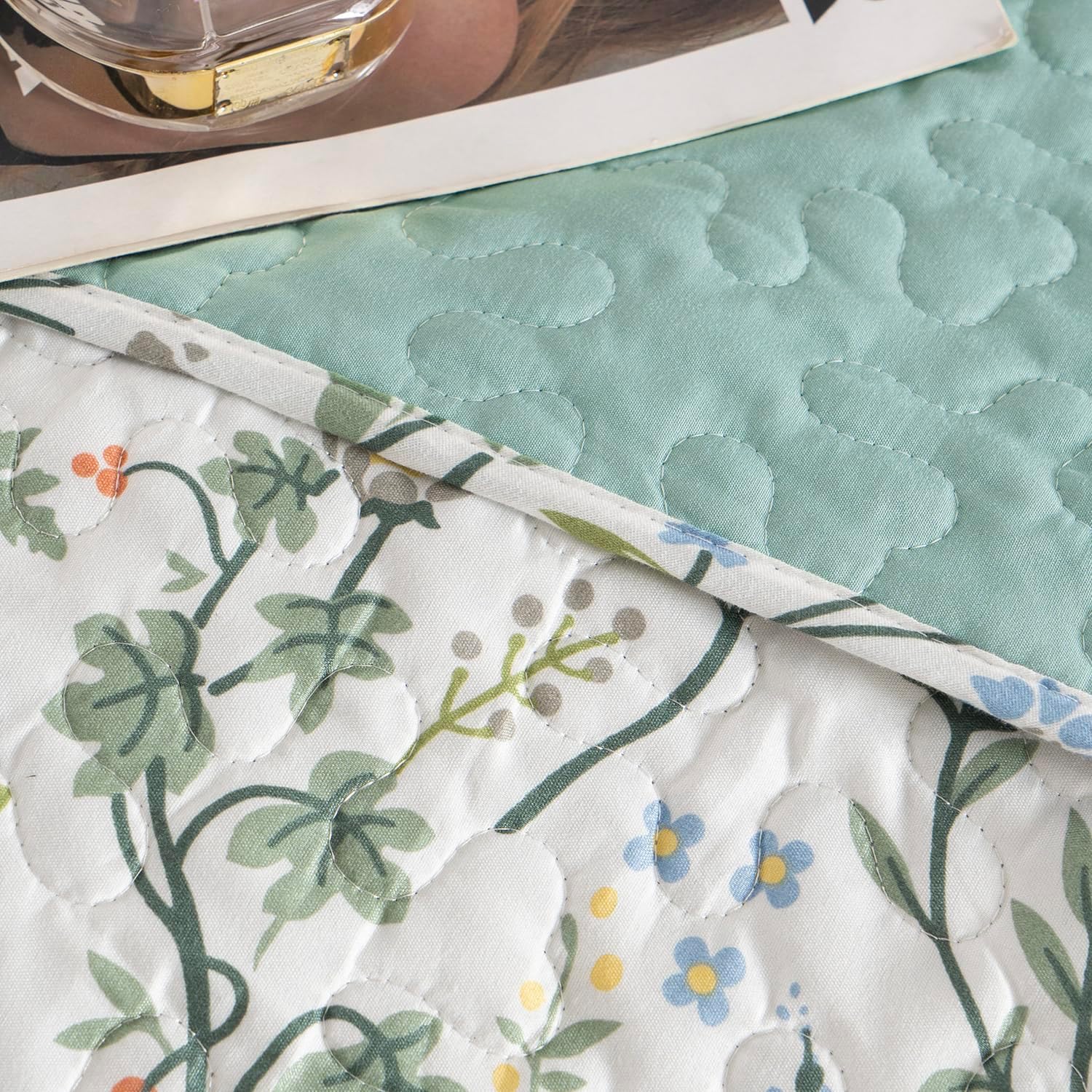 TISPLR Floral Quilt Set 3 Pieces Queen Size