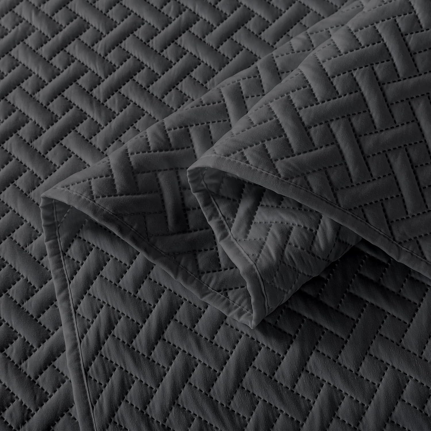 HYLEORY Dark Grey Full Queen Quilt Set with 2 Pillow Shams
