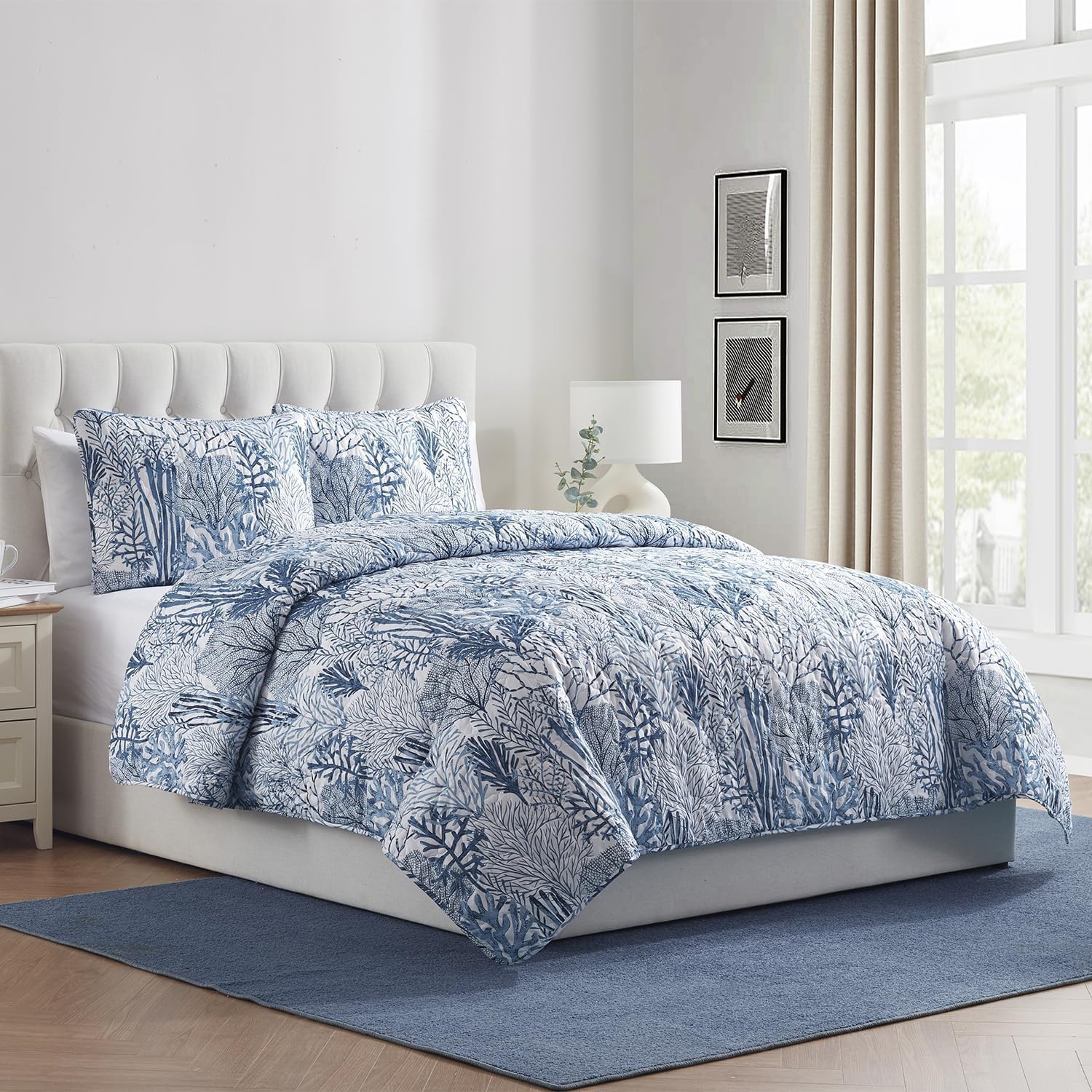 VCNY Home King Quilt Set with Pillow Shams