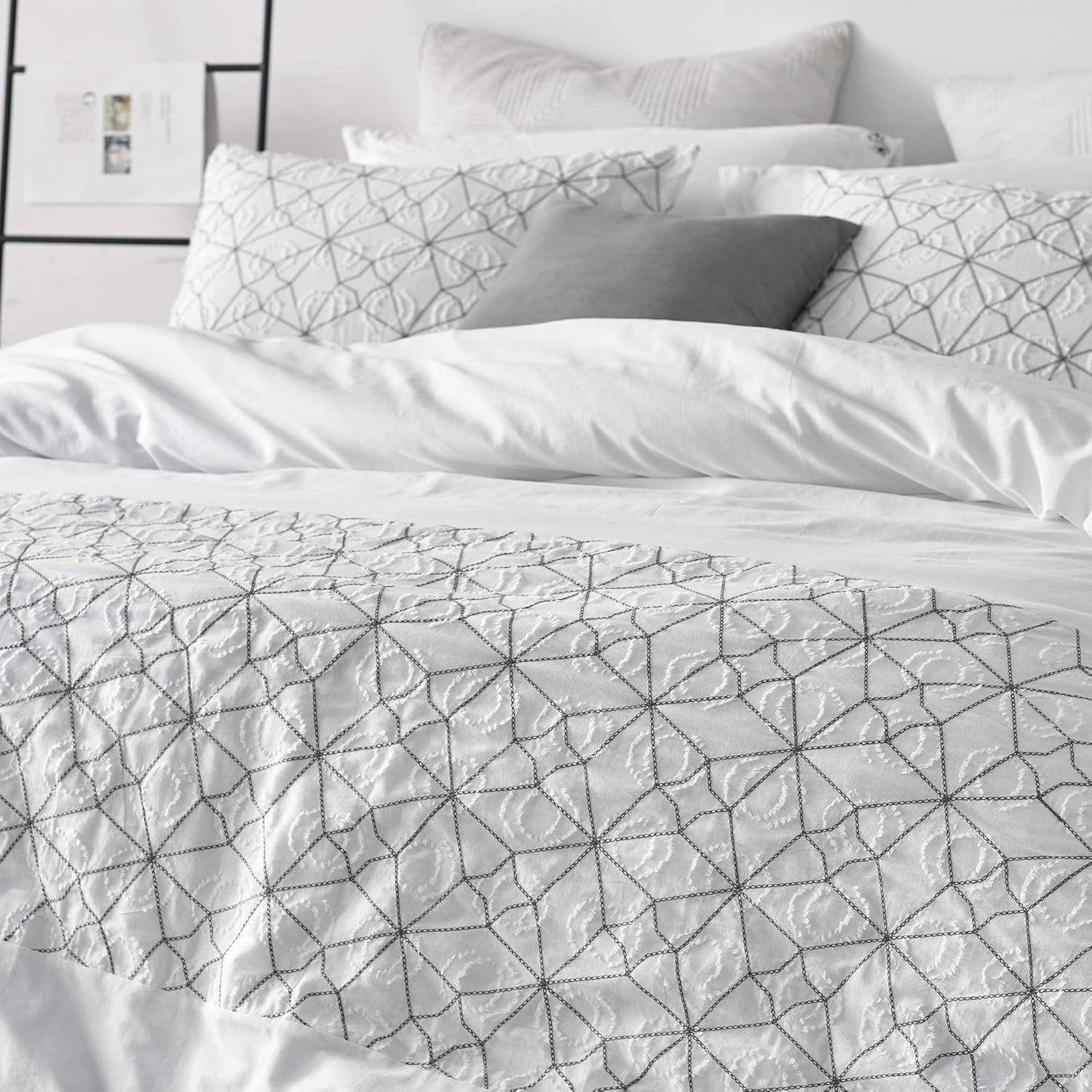 Byourbed Divinity Textured Twin XL Comforter Set 1
