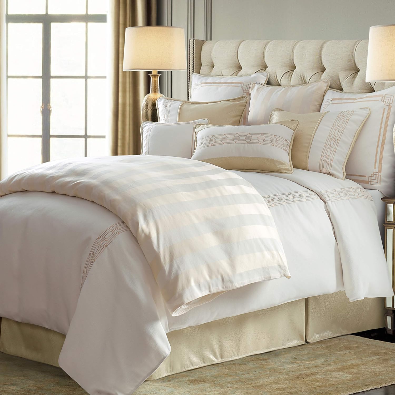 HiEnd Accents Hollywood 4 Piece Super Queen Comforter Set