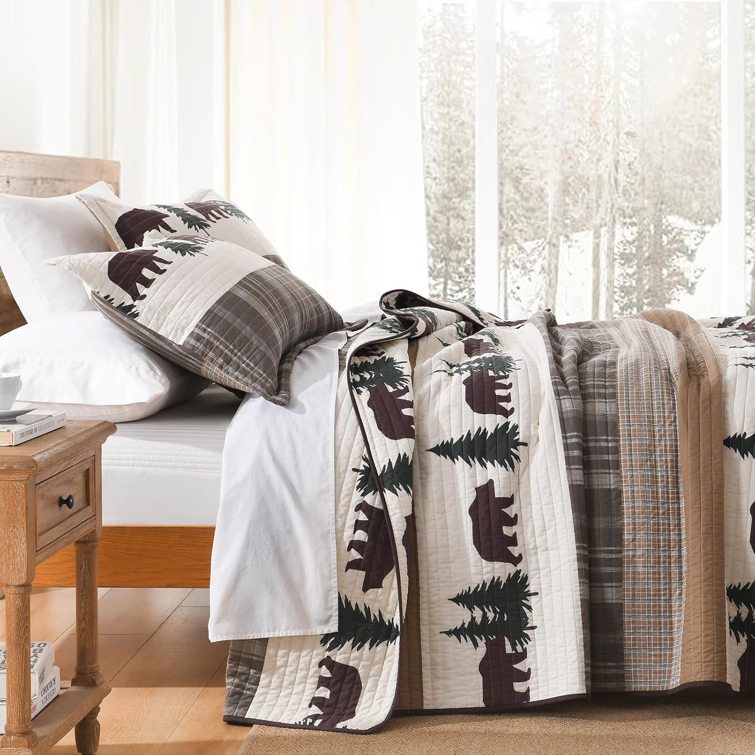 SahSahCasa Queen Quilt Set - Forest Farmhouse Reversible Cotton Comforter
