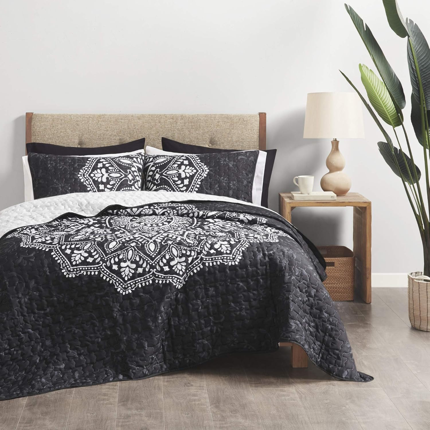 Comfort Spaces Reversible Quilt Set - Ava Medallion Black 3 Piece