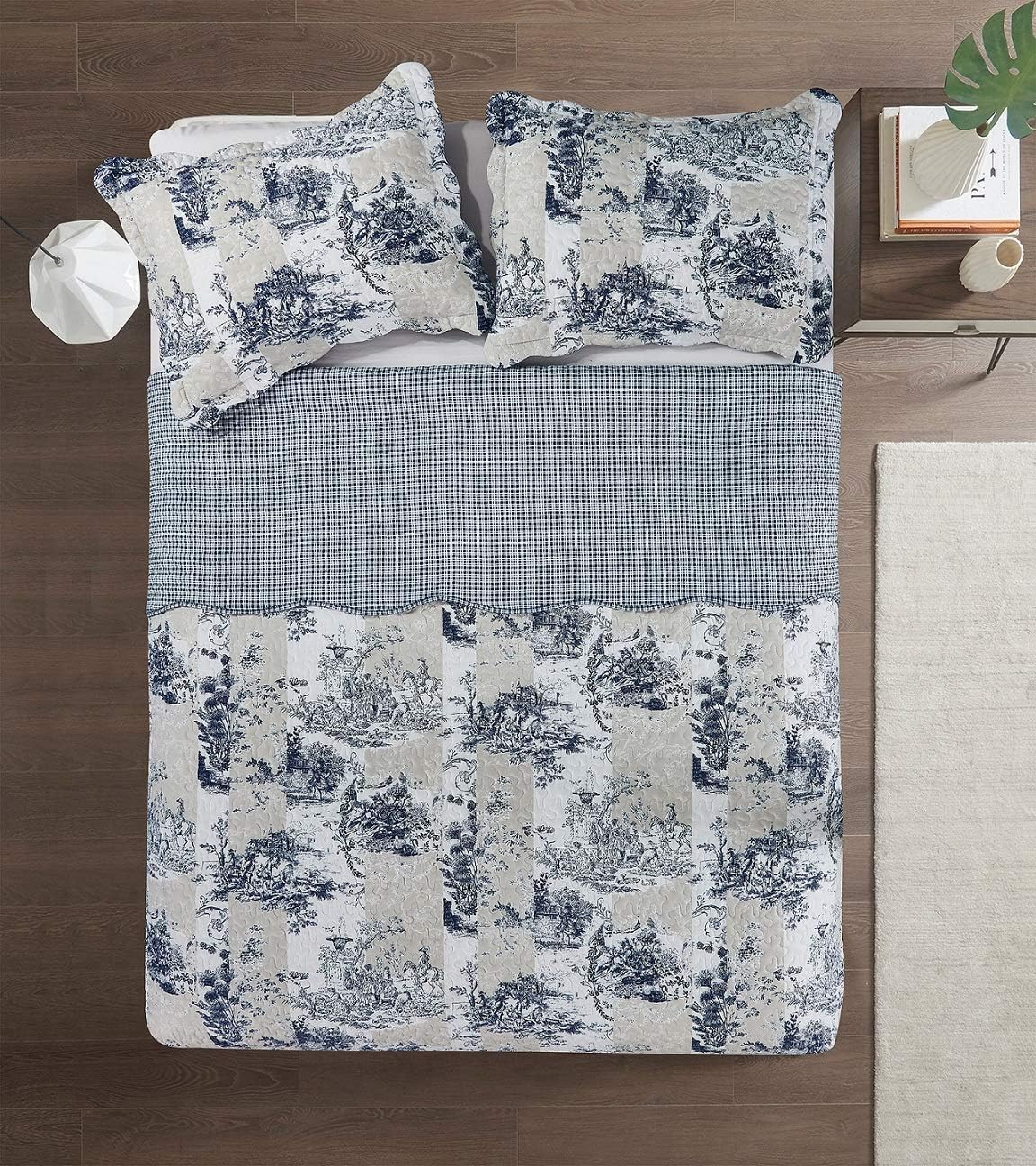 Brilliant Sunshine Blue Toile Quilt Set with 2 Shams