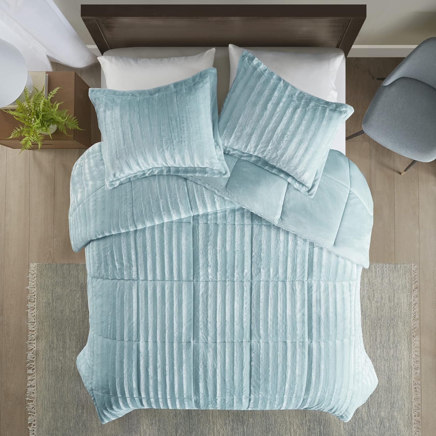 Madison Park Duke Luxe Faux Fur Comforter Set Aqua 3 Piece