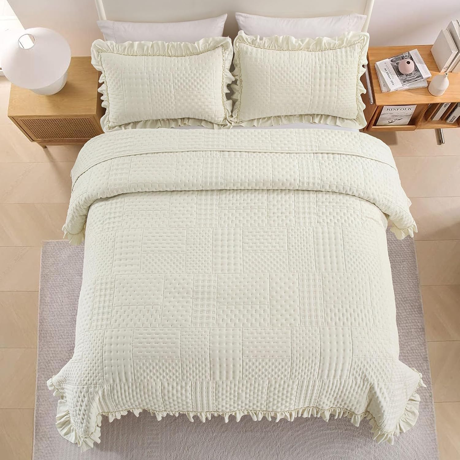 DJY Beige Ruffled Quilt Set 3 Pieces All Season