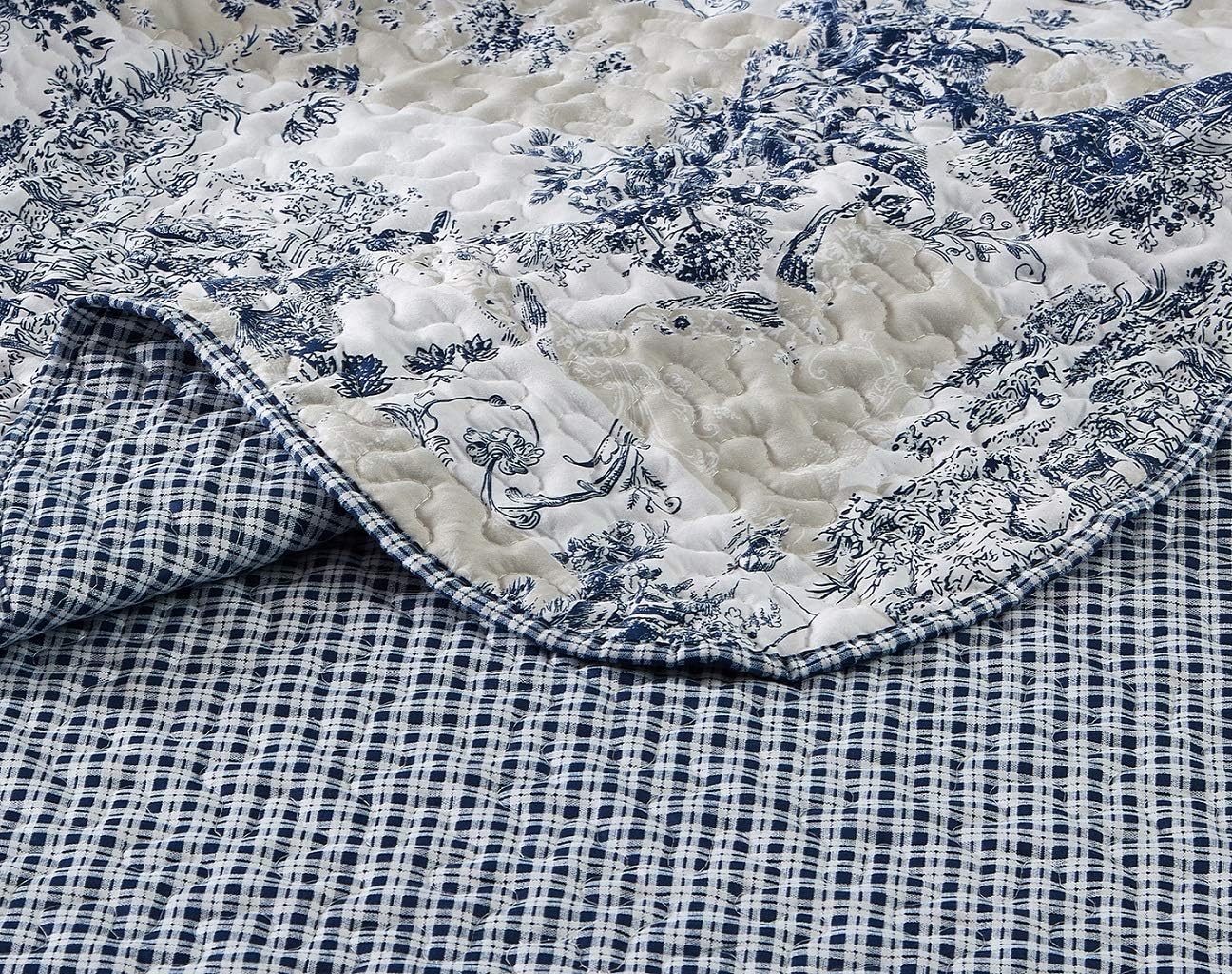 Brilliant Sunshine Blue Toile Quilt Set with 2 Shams