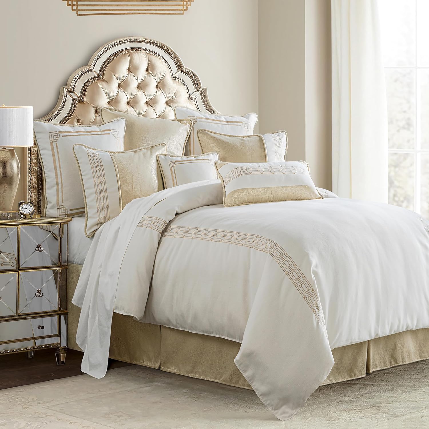 HiEnd Accents Hollywood 4 Piece Super Queen Comforter Set