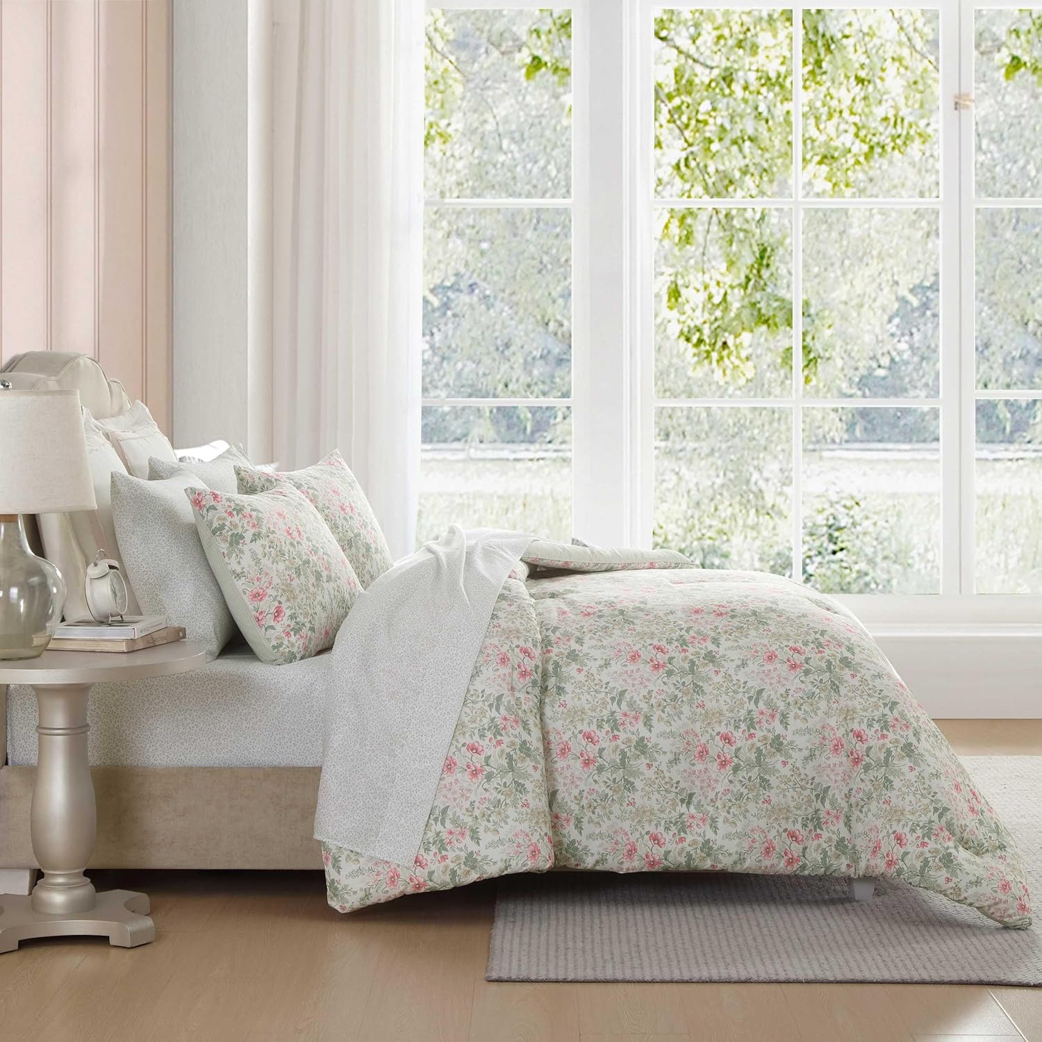 Laura Ashley Twin XL Comforter Set with Sheets and Pillowcase