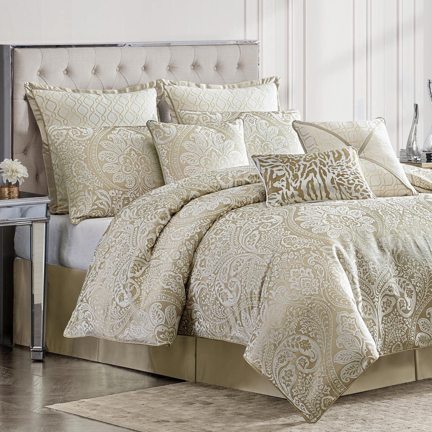 Croscill Helena King Comforter 4-Piece Set Champagne 1
