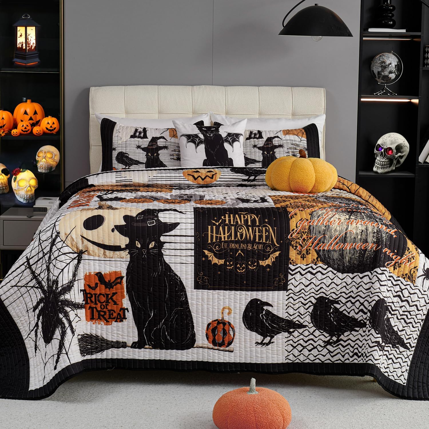 EVENHUG Halloween Queen Quilt Set with Pillow Shams 1