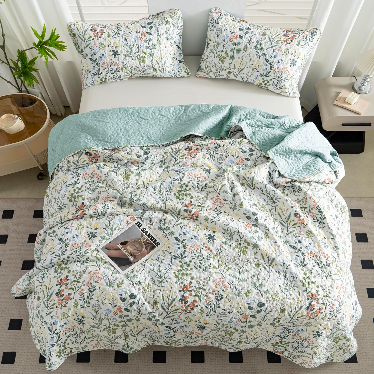 TISPLR Floral Quilt Set 3 Pieces Queen Size