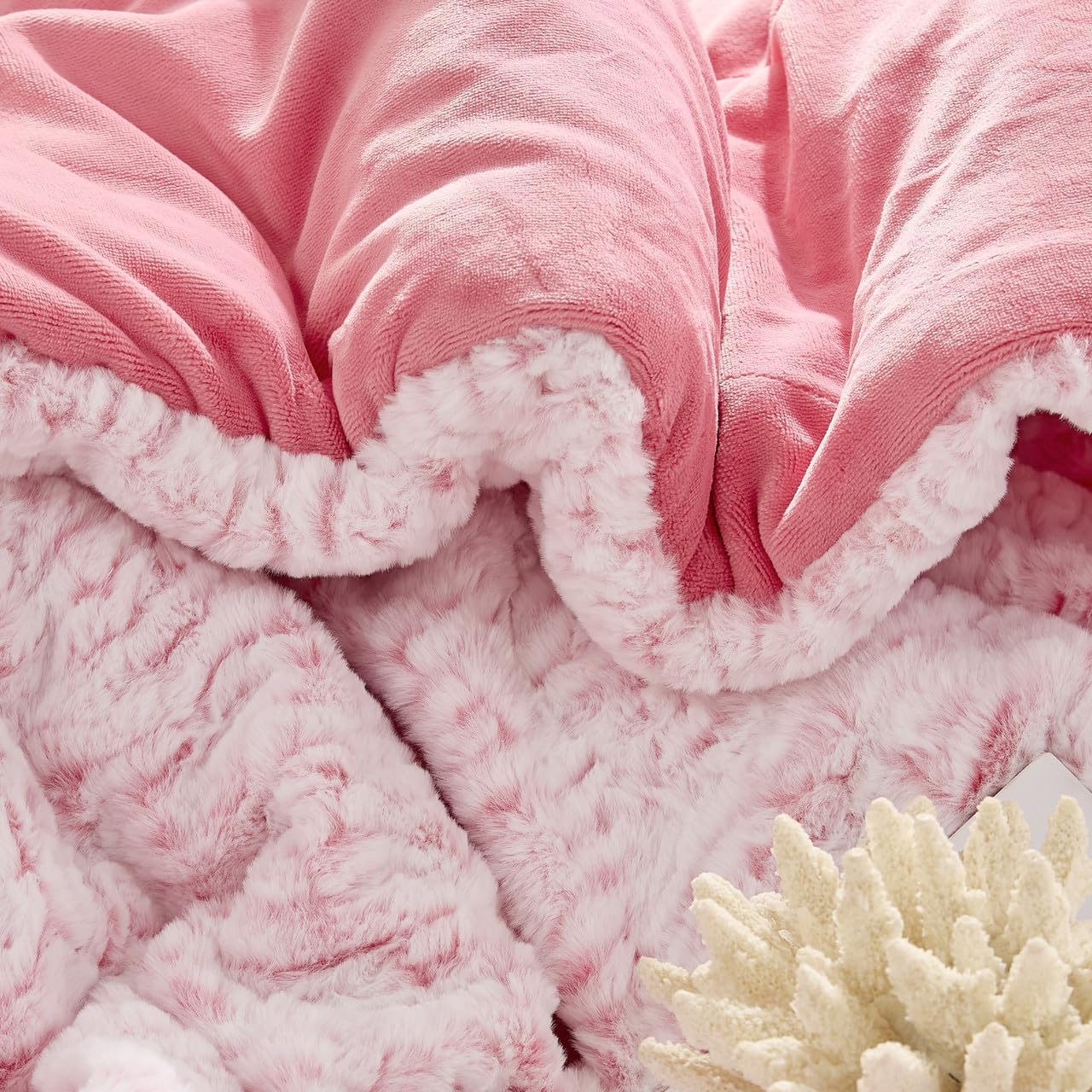 Shortcake Oversized Twin Comforter Set - Strawberry Pink