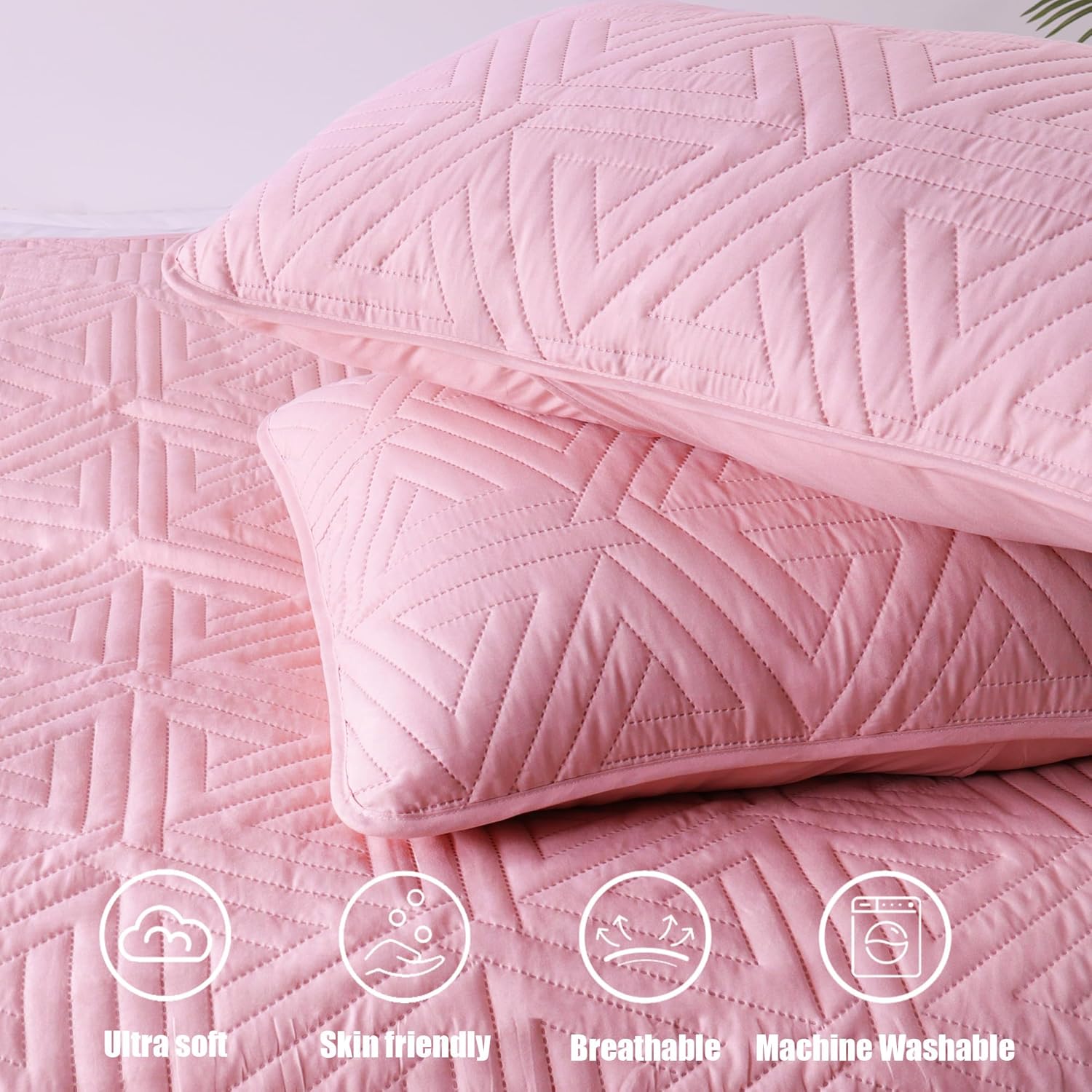 Whale Flotilla Pink Queen Size Quilt Set with 2 Pillow Shams
